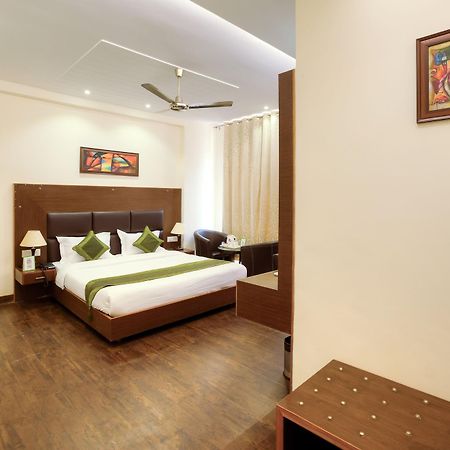 Hotel Treebo Trend Coral Tree Golf Course Road Gurgaon Exterior foto
