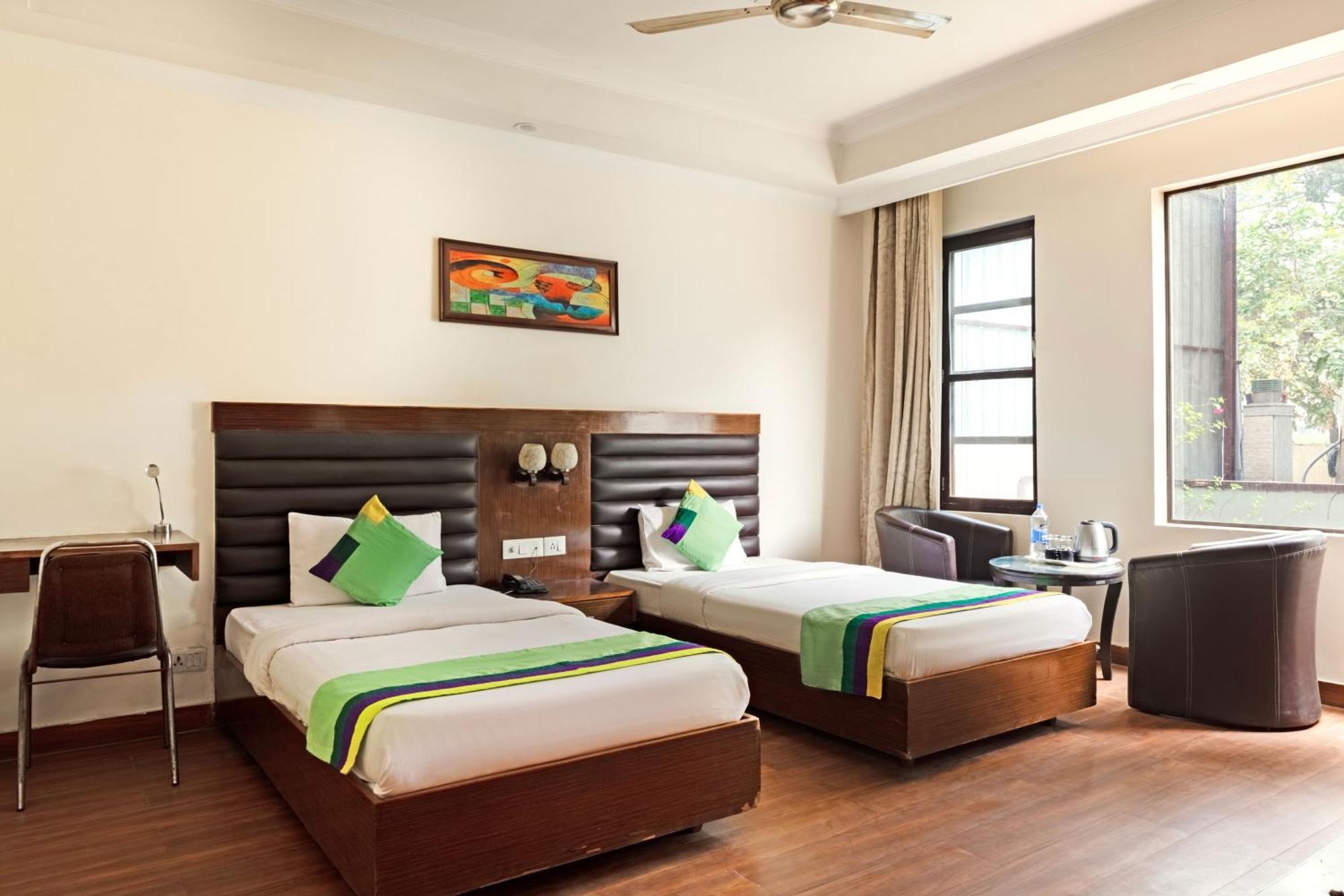 Hotel Treebo White Castle, Gurgaon Exterior foto