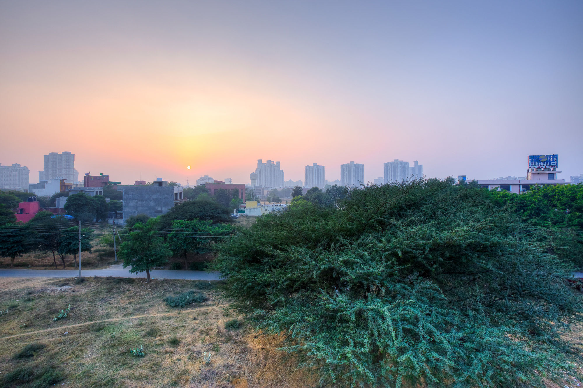 Hotel Treebo White Castle, Gurgaon Exterior foto